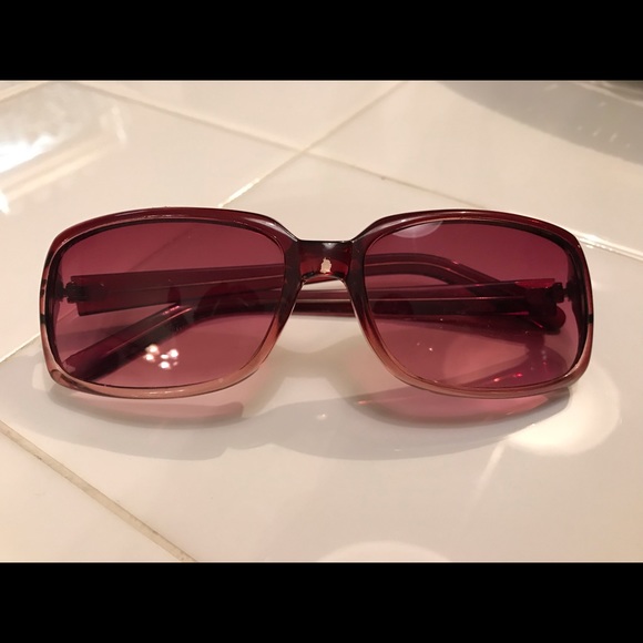 Daisy Fuentes Sunglasses - Picture 1 of 5